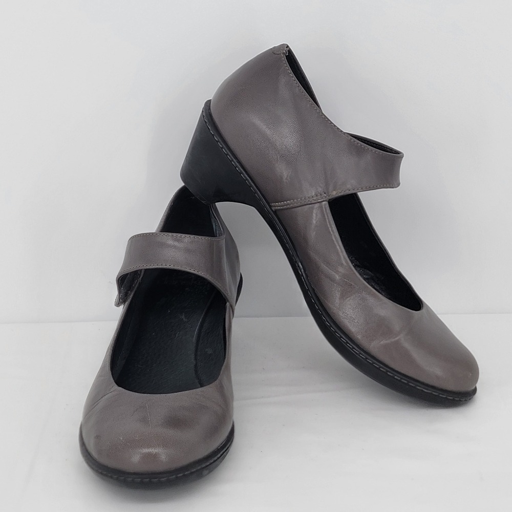 Dansko Women‎ 39 Taupe Grey Leather Mary Jane Wedge Heel Pumps